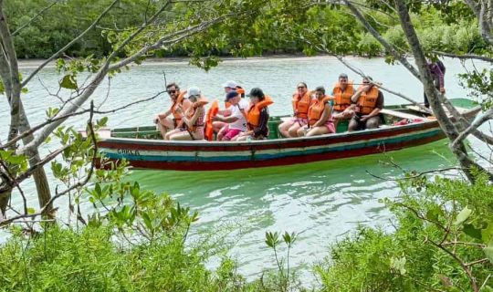 Passeio de Barco Oeste de Jeri